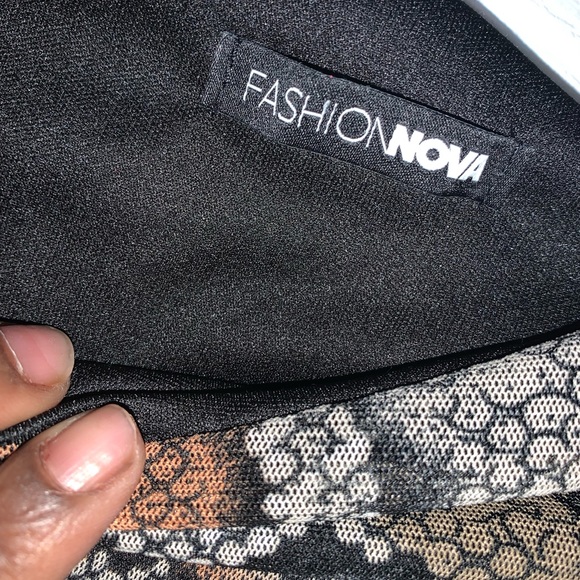 Multi Color Print🖤 - Picture 2 of 3